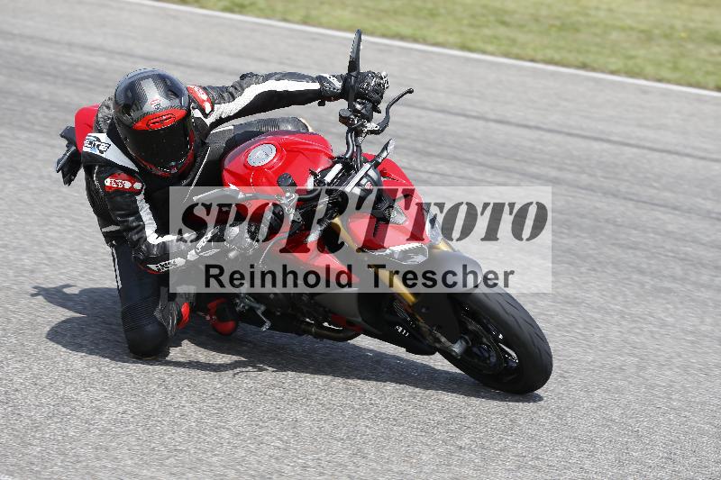 /27 12.06.2025 Ducati Schweiz Trackday Warmup  ADR/gelb-jeaune/ohne